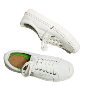Cariuma Signature Sneaker White Size W10 M8.5